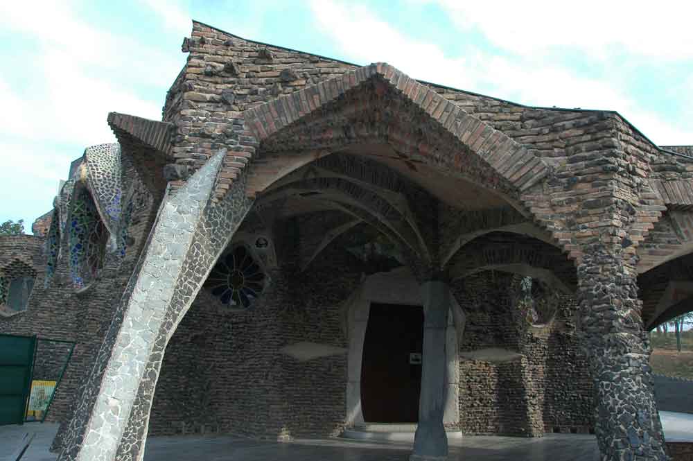 09 - Santa Coloma de Cervelló - Gaudí - cripta de la colonia Güell